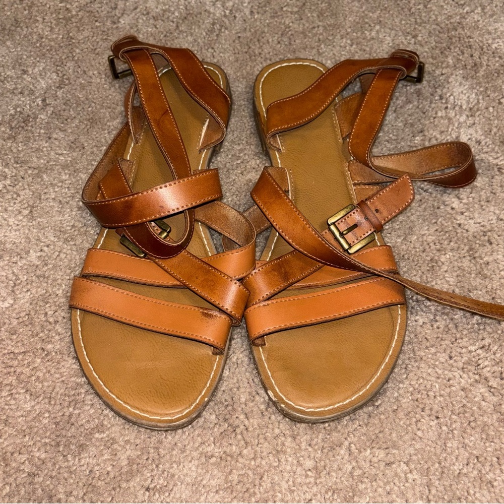 Crown Vintage size 10 Strappy Leather Sandals